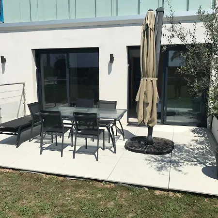 Bluebay2 T2 Face A La Apartment *